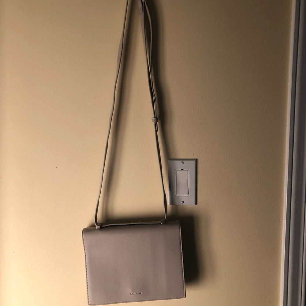 Pixie mood vegan leather purse in excellent condition (new)